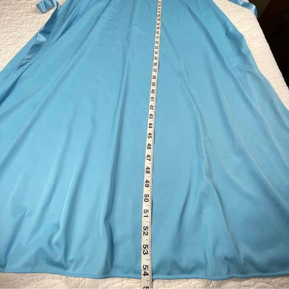 🔥Vintage 70s Vanity Fair 2 Pieces Nightgown & Robe Set Lace Maxi Length - Picture 13 of 16